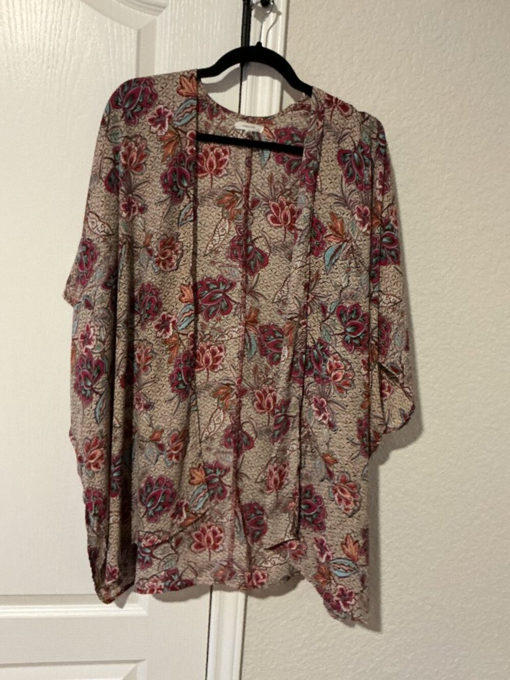 🌸 Maurices Boho Floral Kimono Cardigan 🌸